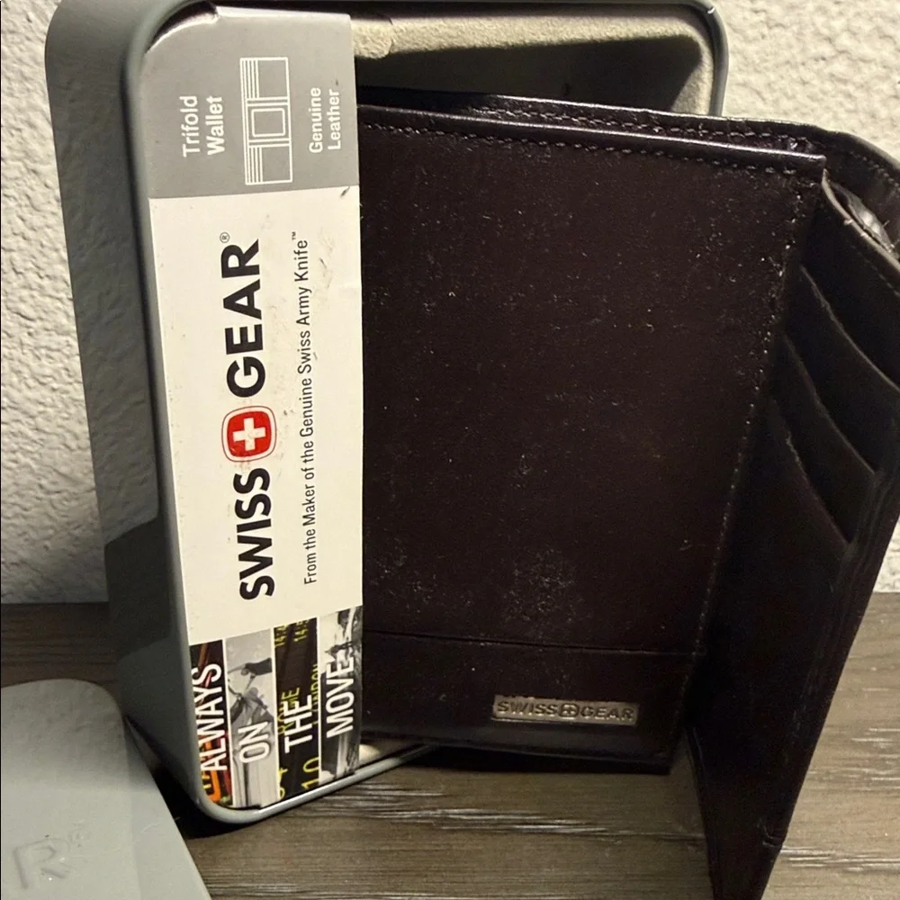 SwissGear Brown Leather Money Clip